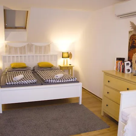Duplex Pálava Appartamento Dolní Dunajovice